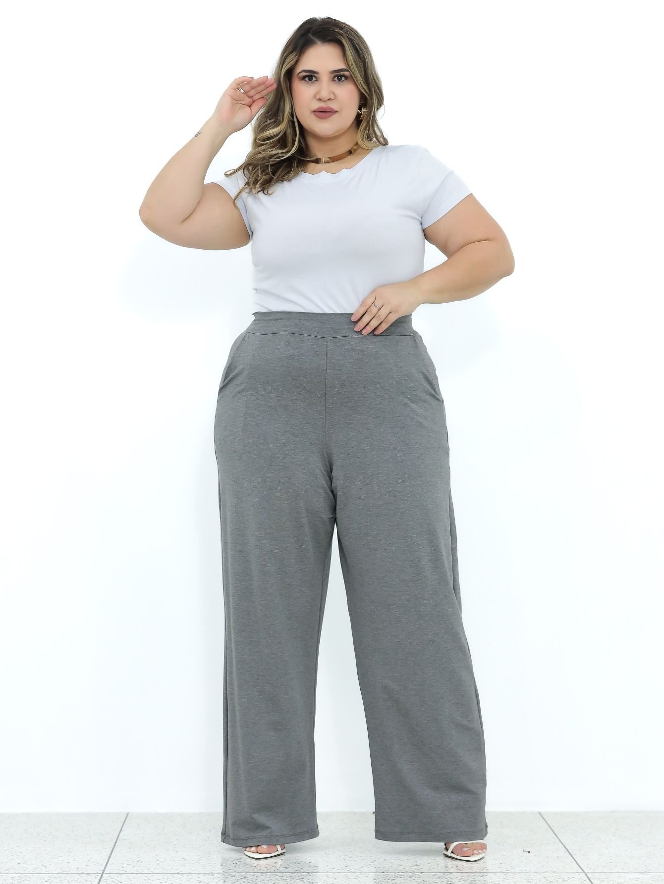 Blusa Básica Plus Size Branca - Essencial Fashion Premium